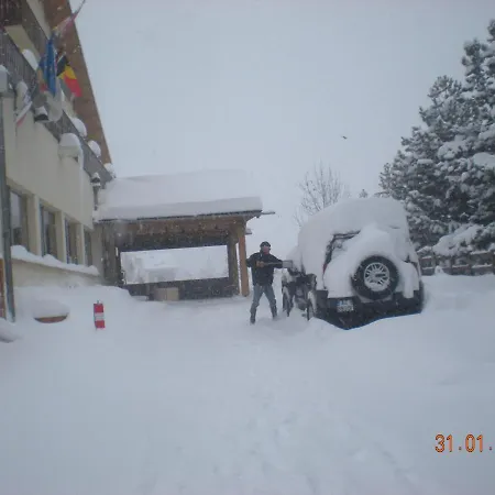 Le Collet D'auron Inn Auron